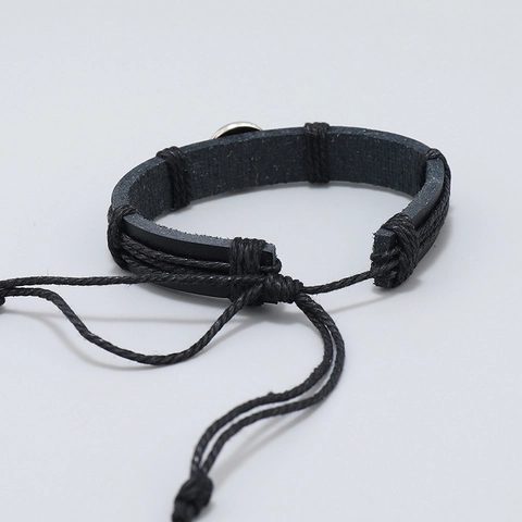 Braccialetto in Pelle Artificiale Intrecciata a Mano con Elemento Baseball in Lega Cinturino Regolabile Sportivo per Uomo Donna