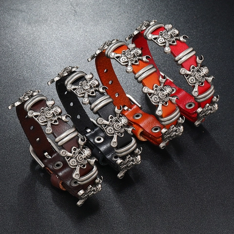 Bracciale Punk in Pelle Bovina con Ciondoli a Teschio e Chiave in Lega Vintage Rock Gioielli Regolabili per Uomo Donna