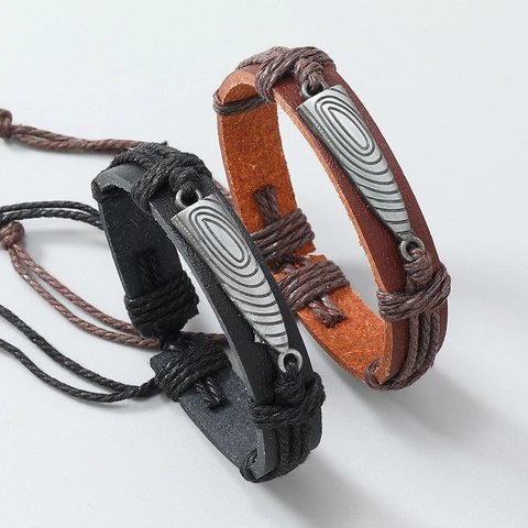 Bracciale in Pelle PU Intrecciata a Mano per Uomo Donna Stile Punk Vintage Ciondolo in Lega Regolabile Polsino in Corda di Canapa Gioielli di Moda