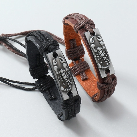 Bracciale con Ciondolo Scorpione Punk Vintage da Uomo in Pelle Sintetica Intrecciata a Mano Corda di Canapa Regolabile Gioielli