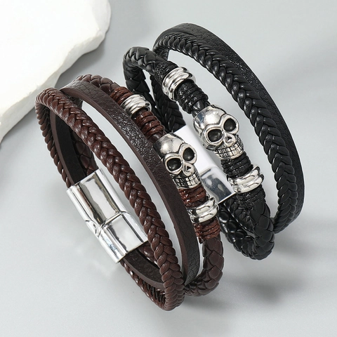 Bracciale da Uomo in Pelle PU Intrecciata Multistrato Punk Con Teschio e Chiusura Magnetica in Lega Gioielli Rock Gothic da Uomo