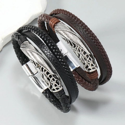 Vintage Mehrlagiges Kunstleder Armband Für Herren Legierung Feder Anhänger Handgefertigtes Geflochtenes Schnur Magnetverschluss Schmuck