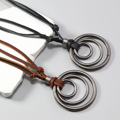 Vintage Legering Triple Ring Hanger Halsketting Verstelbare Runderleer Touw Ketting Voor Mannen Vrouwen Boheemse Stijl Sieraden