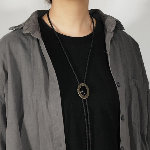 Vintage Western Cowboy Bolo Tie For Men Women PU Leather Braided Cord Necklace Alloy Pendant Adjustable Retro Necktie Jewelry Gift