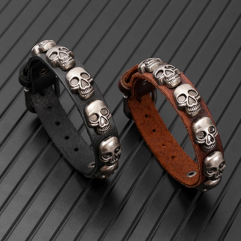 Bracciale in Pelle Punk con Teschio per Uomo Donna Retrò Regolabile in Pelle di Vacca Lega Rivetto Cinturino Gotico Rock Stile Gioielli