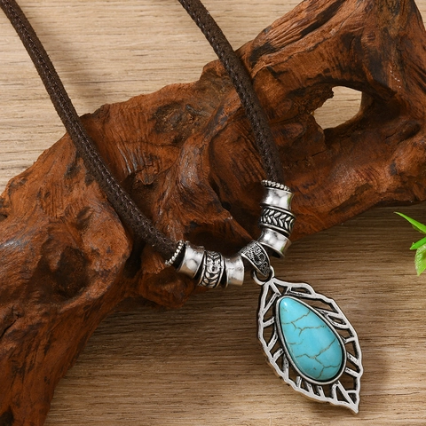 Collana con Pendente a Foglia Vintage Bohémien Turchese Sintetico Intarsiato Cordino in Pelle PU Intrecciata Regolabile Gioielli Etnici