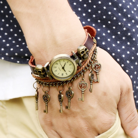 Reloj de Pulsera de Cuero Vintage Punk Números Romanos Reloj de Cuarzo Con Colgantes de Calavera Llave Joyas de Bronce Mujer Hombre