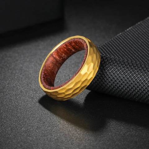Vintage Gehämmerter Titanium-Stahl Ring Mit Holz-Inlay Für Herren Damen Hochzeitsring Mode Schmuck Geschenk