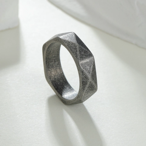 Vintage Titanium Staal Geometrische Ruit Gesneden Ring Voor Mannen Vrouwen Antiek Zilver Geoxideerde Afwerking Industriële Punk Sieraden