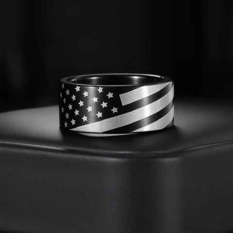 Anello in Acciaio al Titanio con Bandiera Americana 10MM Stelle e Strisce Anello a Fascia Minimalista Gioielli Nero Argento per Uomo Donna