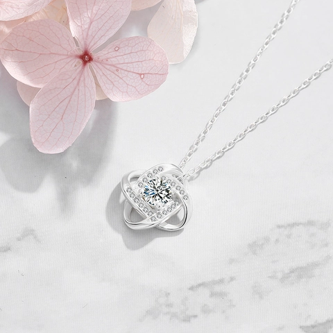 925 Sterling Silver Eternal Heart Knot Pendant Necklace For Women Elegant Clover Design Cubic Zirconia Inlaid Luxury Jewelry Gift