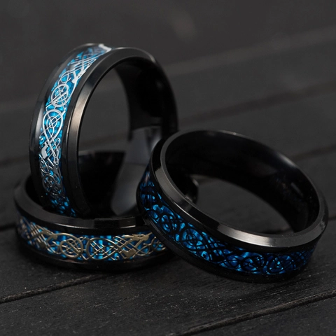 Anello in Acciaio al Titanio Drago Celtico Intarsio in Fibra di Carbonio Uomo Moda Punk Matrimonio Nero Oro Argento Blu Gioielli Vintage