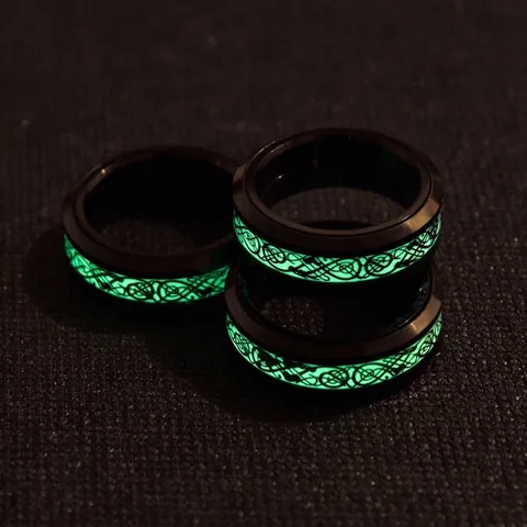 Lichtgevende Titanium Staal Keltisch Drakenpatroon Spinner Ring Voor Dames Heren Punk Glow In The Dark Roterende Stressverlichting Ring Sieraden
