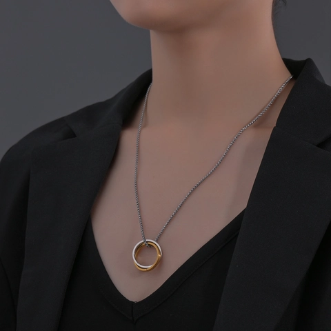 Unisex Mobius Ring Hanger Ketting Titanium Staal In elkaar grijpende Dubbele Ring Box Ketting Choker Voor Koppels Sieraden