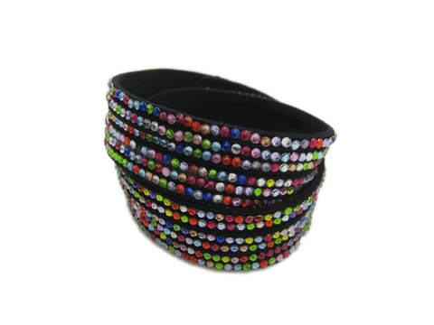 Bracciale Avvolgente con Strass Multistrato Punk Bohemien Cinturino in Pelle Scamosciata Colorata Gioielli di Moda Regalo Donna