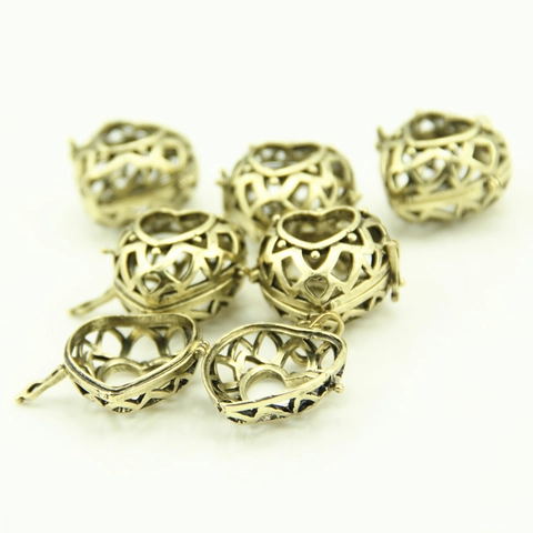 Ciondolo Medaglione a Cuore Cavo in Lega Vintage Bronzo Antico Filigrana Cuore Apribile Charm per Creazione Gioielli Fai da Te