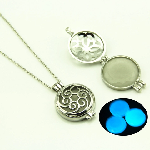 Collana con Pendente a Medaglione Traforato Vintage in Lega Luminosa Gioielli Glow In Dark Design Albero della Vita Donna Accessori Moda