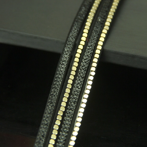 Bracciale Multistrato in Velluto Coreano Nero Stile Punk per Uomo Donna Gioielli di Moda Cinturino con Borchie Esagonali Oro e Strass