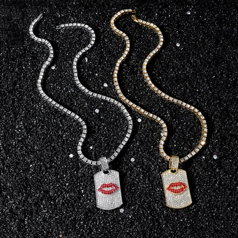 Collana Con Ciondolo a Forma di Labbra Rosse Hip Hop Iced Out Uomo Lega di Zinco Dorata Argentata Strass Ciondolo Rettangolare Gioielli