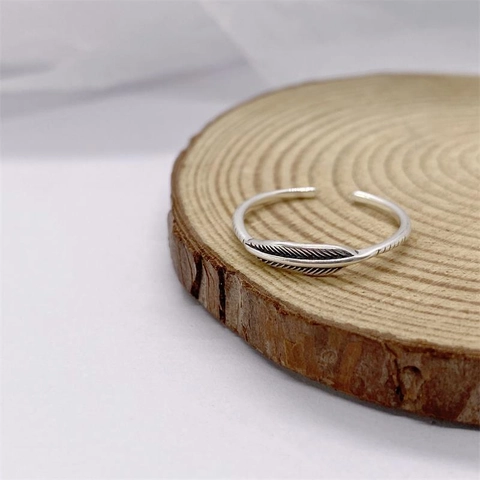 Anillo de Pluma de Plata de Ley 925 Vintage para Mujer Patrón de Hoja Minimalista Anillo Abierto Ajustable Joyería Retro