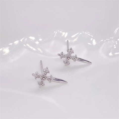 925 Sterlingsilber Gothic Kreuz Dolch Ohrstecker Vintage Relief Punk Schwert Ohrschmuck Für Herren Damen Minimalistische Silberstecker