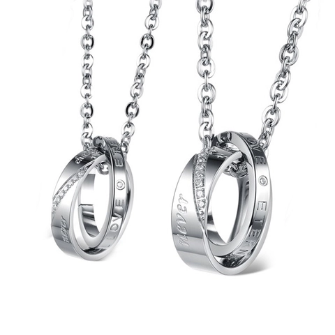 Collana con Pendente a Doppio Anello in Acciaio al Titanio per Coppie Argento Strass Inciso Eternal Love Gioielli