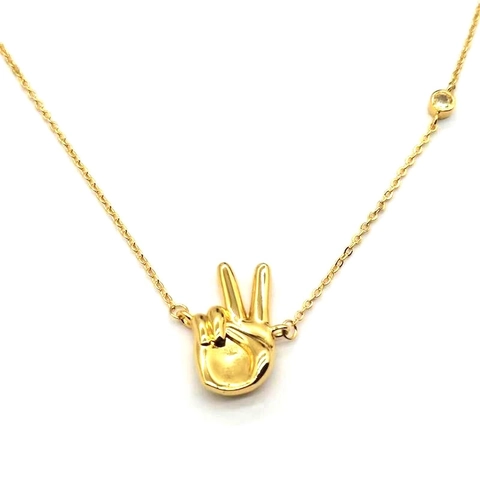 Collier Pendentif Geste de Victoire en Cuivre Plaqué Or Orné de Strass Symbole de Paix Minimaliste Bijoux Mode pour Femmes
