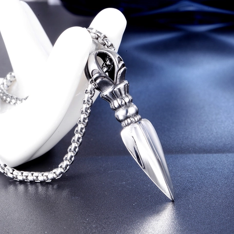 Collana con Pendente a Punta di Lancia in Acciaio Inossidabile Vintage Retro Vajra Pestello Punk Gothic Gioielli Unisex