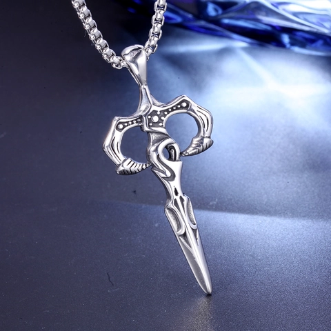 Ciondolo a Forma di Pugnale a Croce in Acciaio al Titanio Vintage per Uomo Donna Gothic Punk Spada Charm Gioielli Solo Ciondolo