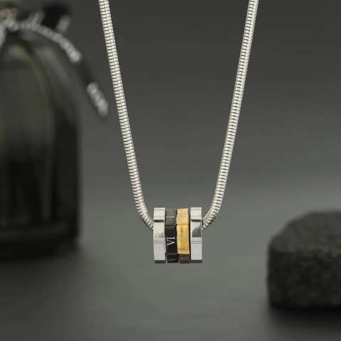 Collar con Colgante Cilíndrico de Acero de Titanio Números Romanos Tres Colores Cuentas de la Suerte Cadena de Serpiente Joyería Hip Hop