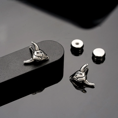 Gothic Titanium Steel Goat Head Bone Stud Earrings For Men Women Punk Animal Skull Jewelry Hip Hop Ear Stud Silver Color