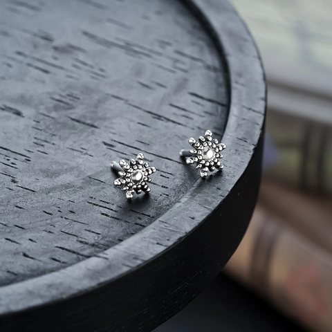 Orecchini a Bottone in Acciaio al Titanio a Stella Retro Unisex Vintage Argento Stella Fiore Design Unico Gioielli Orecchio per Tutti i Giorni