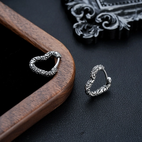 Vintage Stainless Steel Heart Hoop Earrings For Men Women Gothic Carved Relief Ear Buckle Punk Rock Jewelry Single Piece