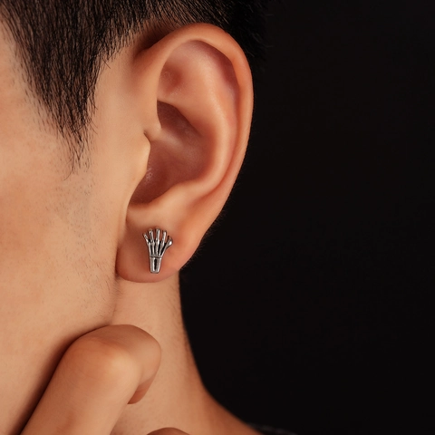Punk Titanium Steel Skeleton Hand Stud Earring For Men Women Gothic Silver Color Claw Bone Hand Ear Jewelry Single Earring Gift