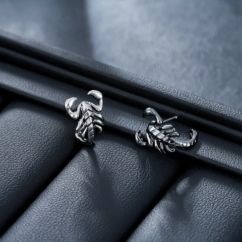 Pendientes de Botón de Escorpión Punk Para Hombres Mujeres Vintage Gótico Animal Pendiente Joyería Cobre Galvanizado Envejecido Tono Negro Plata Hip Hop Regalo