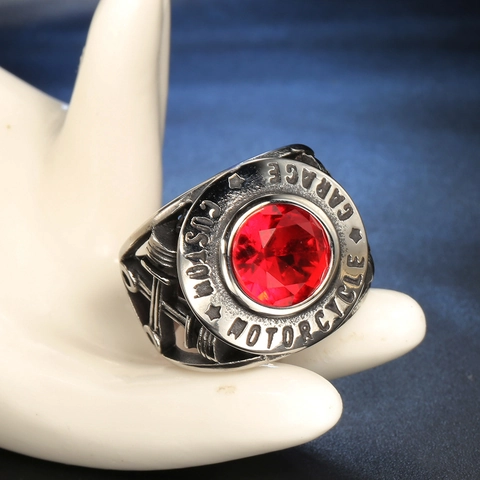 Anello in Acciaio Inossidabile Vintage Motorcycle Garage per Uomo Strass Rosso Intarsiato Motore a Pistoni Gioielli Punk Biker Industriale