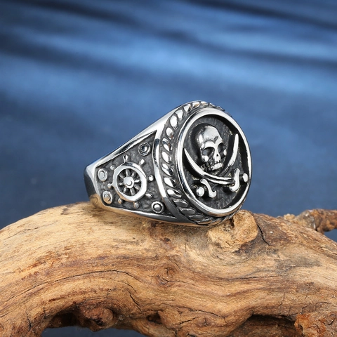Anello da Uomo in Acciaio Inossidabile con Teschio Pirata e Spade Incrociate Punk Hip Hop Oro Argento Bicolore Gioielli Biker