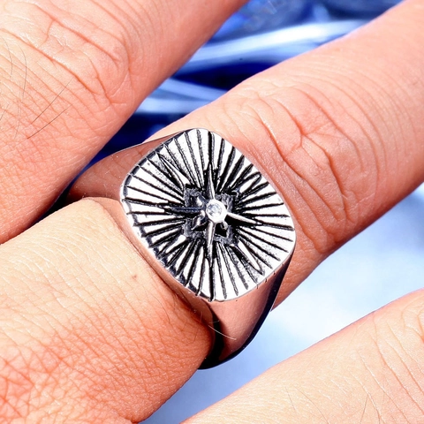 Vintage Men's Titanium Steel Compass Starburst Signet Ring With Rhinestone Inlay Retro Punk Square Face Fashion Finger Jewelry