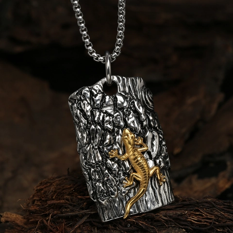Ciondolo Geco in Acciaio Inossidabile Vintage Ciondolo Rettangolare con Texture Corteccia Punk Collana Lucertola Bicolore per Uomo Gioielli Bionici Moda