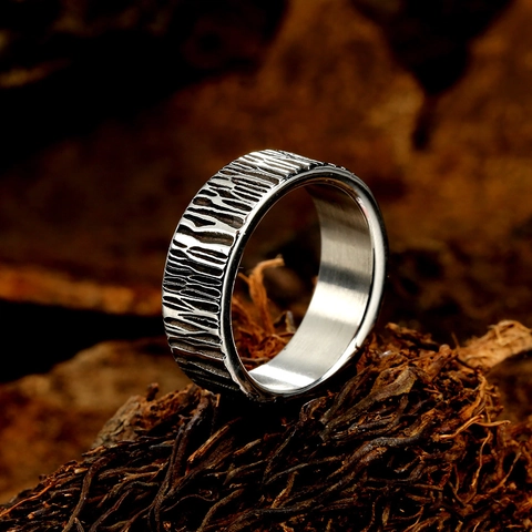 Anello Vintage in Acciaio Inossidabile con Texture a Corteccia per Uomo Donna Minimalista a Strisce di Zebra Geometrico Gioielli Retrò