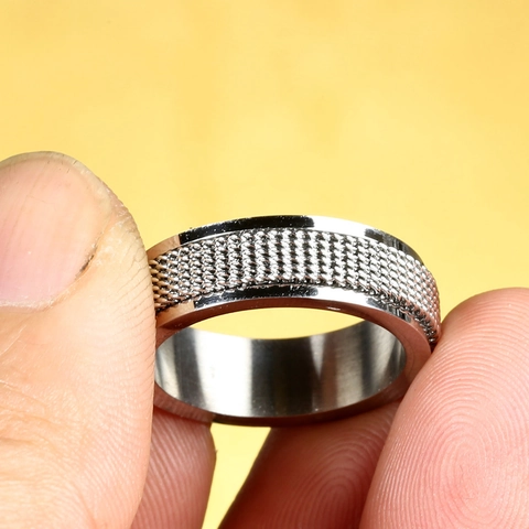 Anello in Acciaio Inossidabile Con Motivo a Catena in Maglia per Uomo Stile Industriale Cool Fascia Nera Argento Gioielli