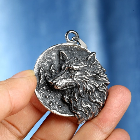 Collana con Ciondolo Testa di Lupo Vichingo Nordico Vintage in Acciaio Inossidabile a Rilievo Rotondo per Uomo Gioielli Punk Gothic