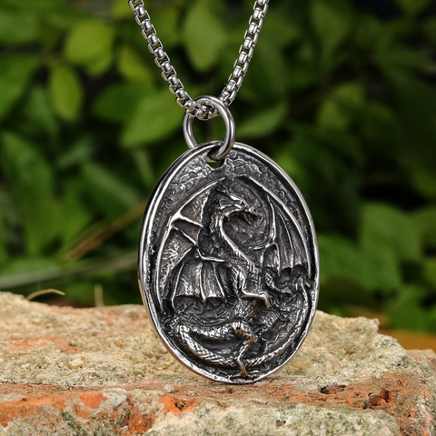 Vintage Edelstahl Drachen Anhänger Halskette Retro Westlicher Drache Oval Relief Kette Punk Schmuck Für Herren Damen