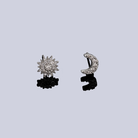 Orecchini a Bottone Sole Luna Asimmetrici in Rame con Strass Brillanti Celesti con Perno in Acciaio Inossidabile per Donna Uomo