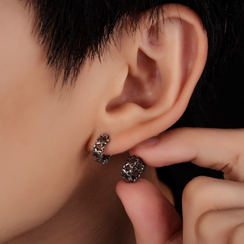 Titanium Stahl Hohl Geschnitten Kreuzmuster Creolen Silber Punk Vintage Geometrische Runde Ohrringe Für Herren Damen Schmuck