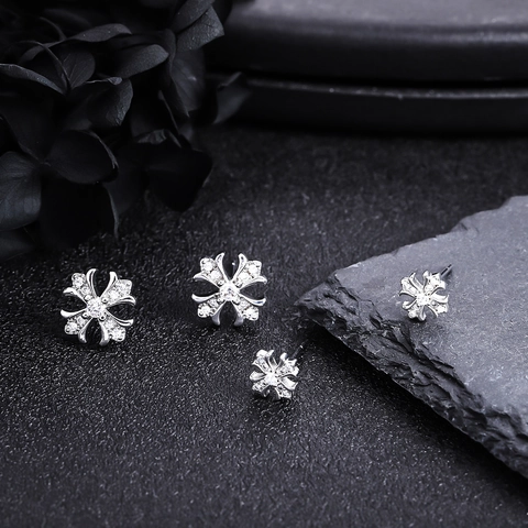 Koper Gotisch Iris Kruis Strass Oorknopjes Voor Mannen Vrouwen Unisex Lichte Luxe Zilverkleur Mode Sieraden Accessoires
