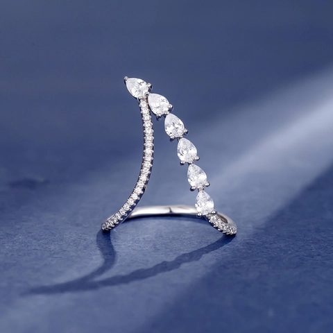 Elegant 925 Sterling Silver Wavy Ring For Women Asymmetric Pear Cut Rhinestone Inlaid Fashion Open Finger Jewelry Gift