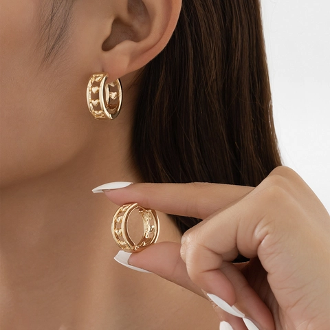 Minimalistische Holle Hart Oorknoppen Voor Vrouwen Legering Goud Zilver Verguld Elegante Geometrische Hart Uitgesneden Oorbellen Sieraden