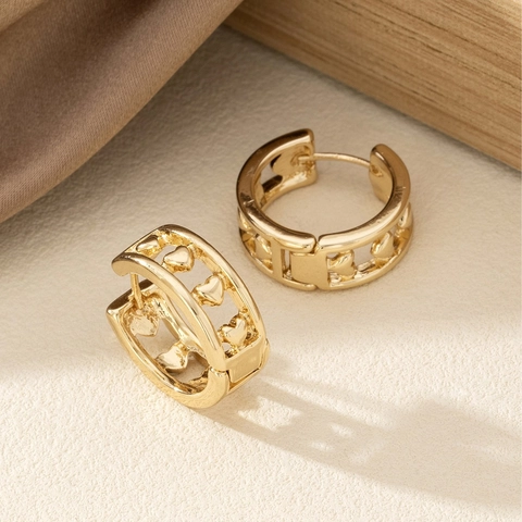 Minimalistische Holle Hart Oorknoppen Voor Vrouwen Legering Goud Zilver Verguld Elegante Geometrische Hart Uitgesneden Oorbellen Sieraden