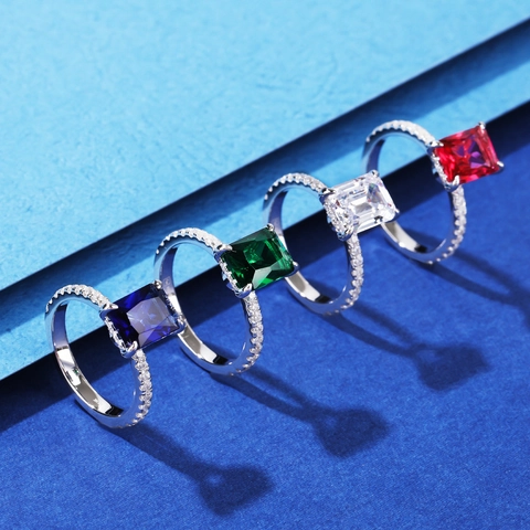 Anello in Argento Sterling 925 Con Zirconia Taglio Smeraldo per Donna Elegante Incastonatura Pave a Quattro Griffe Gioielli Regalo